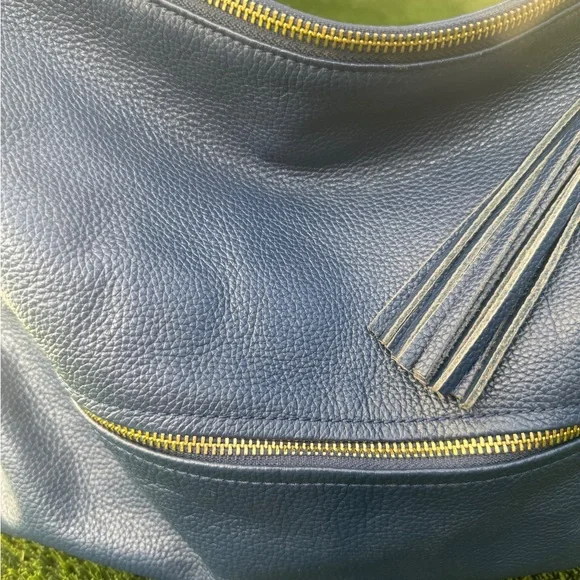 Onna Ehrlich Dark Navy Leather Shoulder Bag - Picture 8 of 16